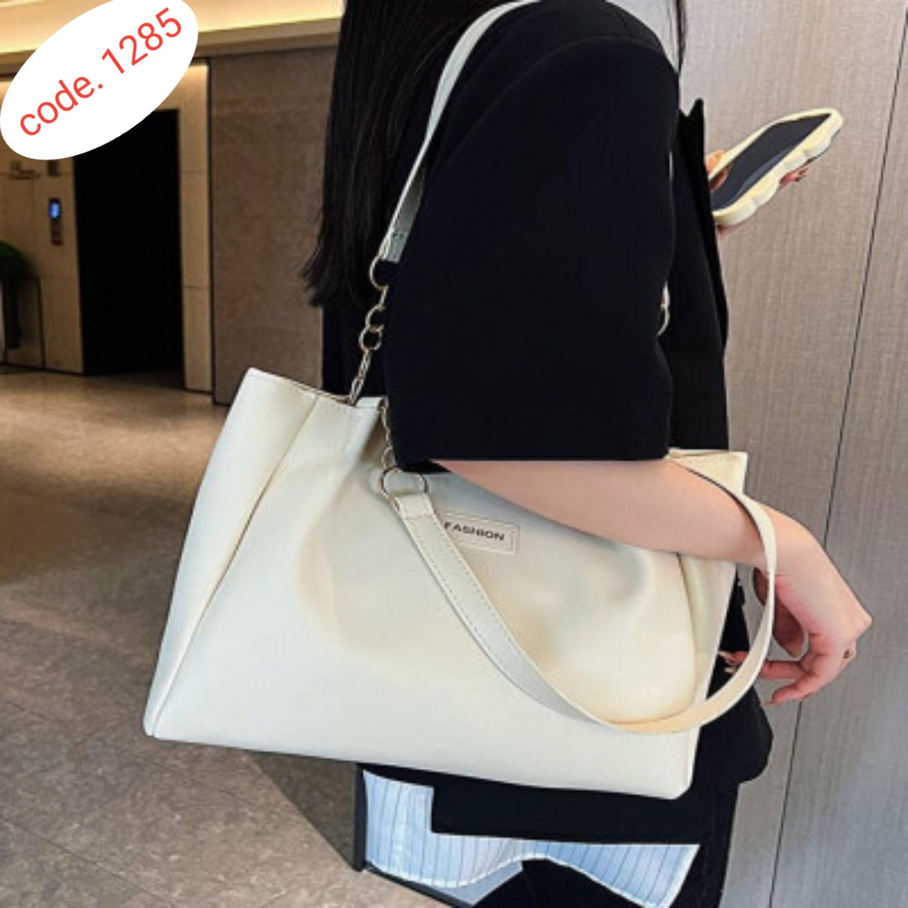 Signature Classic shoulder women's tote bag code. 1285