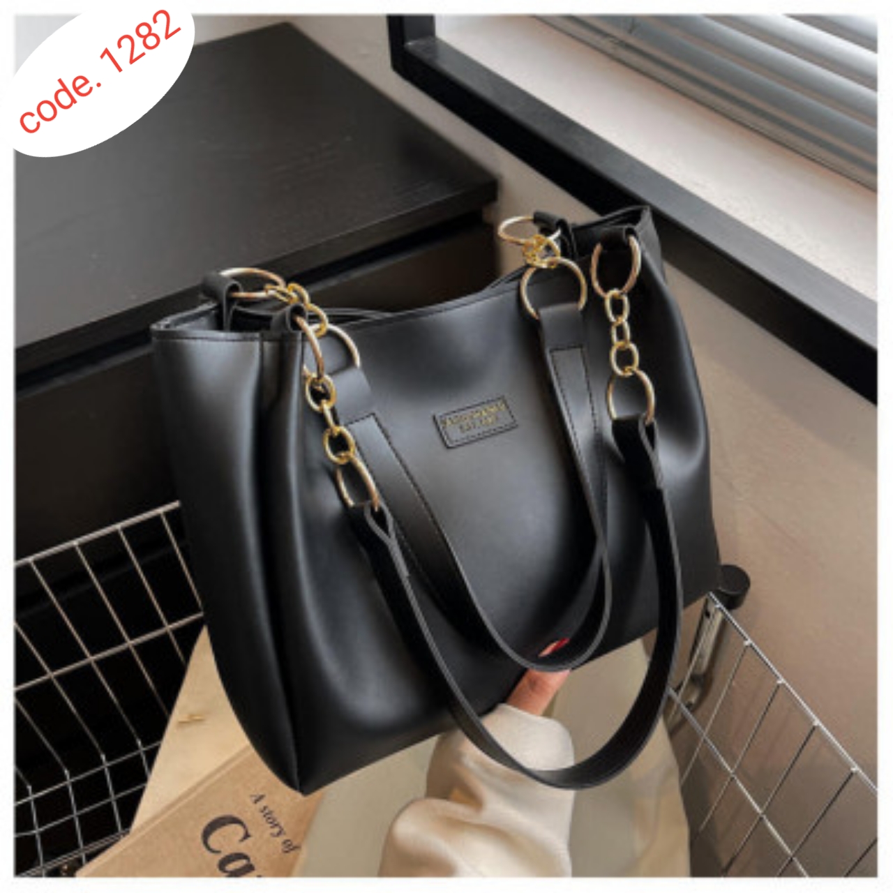 Signature Classic shoulder women's tote bag code. 1282